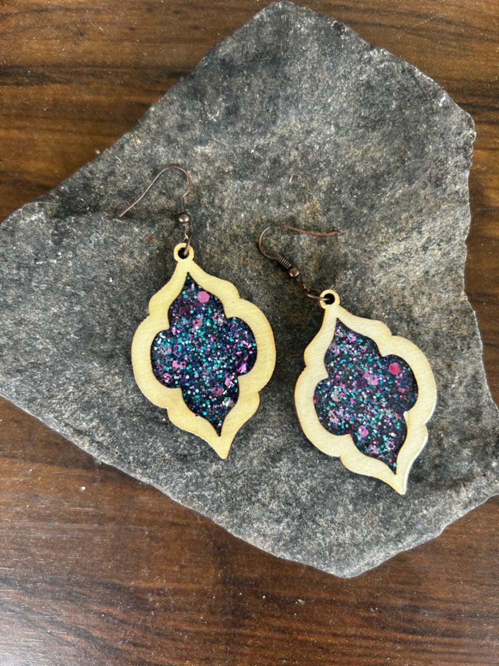 Glitter in resin